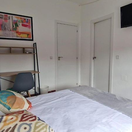 Hostal El Torero Alcalá de Henares Kültér fotó